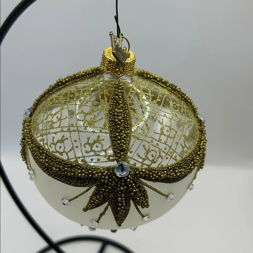 Hallmark Heritage Collection Gold and White Holiday Ornament 2016